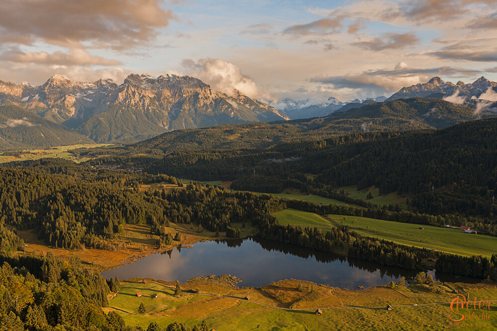 Blick über den Geroldsee in das Karwendel.