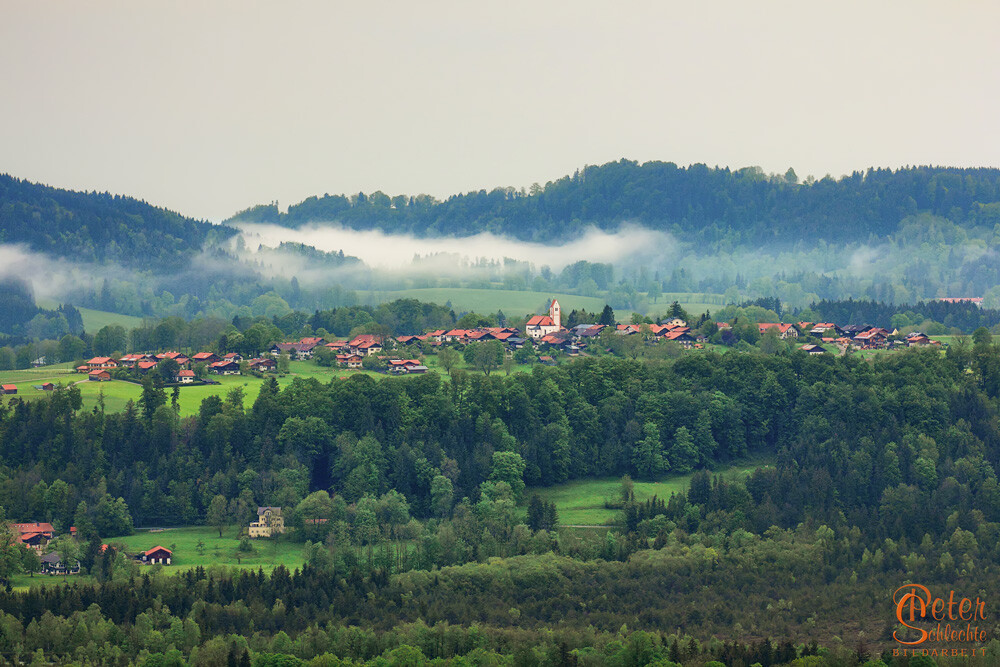 Wackersberg im Isartal morgens von der Sonntraten aus gesehen.
