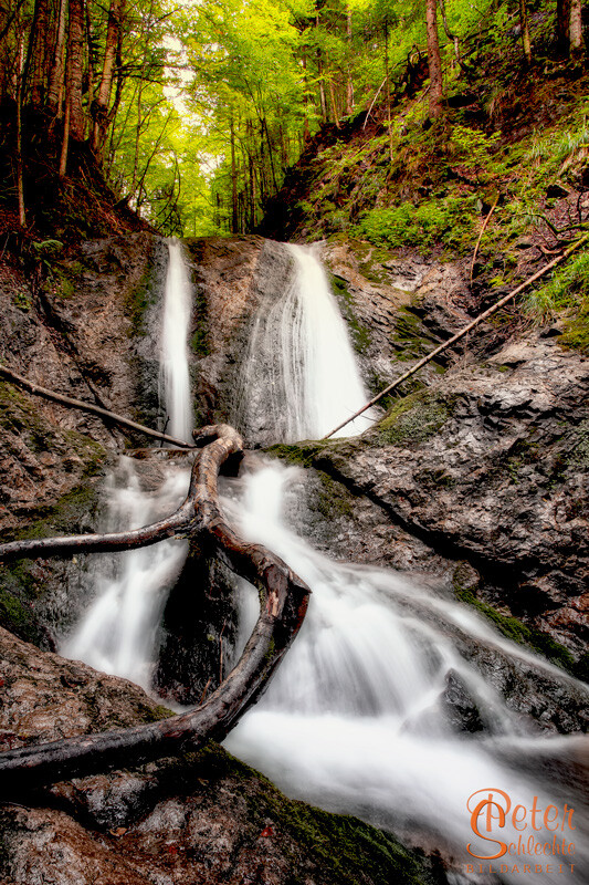 Wasserfall in einem Nebental bei Lenggries.
